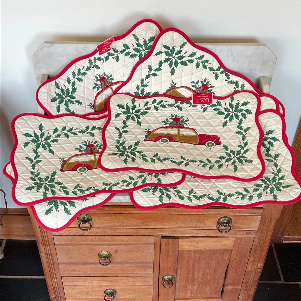LENOX Holiday Antique Car and Holly Quilted Placemats Red and Green Qty (7)